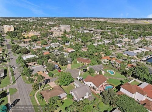 212 2nd Ct, Dania Beach FL  33004-4813 exterior