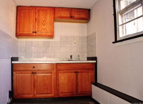 10 Cottage St, Monticello NY  12701-1202 exterior