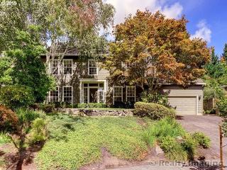 15315 Lark Ln, Beaverton, OR 97007-6153