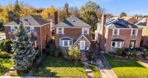 80-54 192nd St, Jamaica, NY 11432-1043