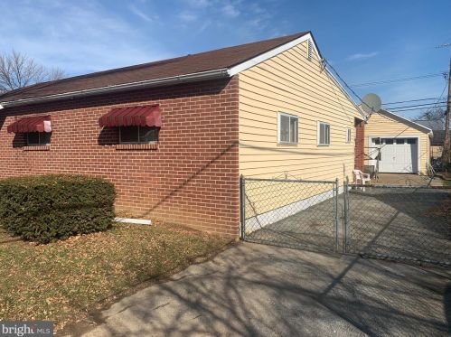 125 Halcyon Dr, New Castle, DE 19720-1240