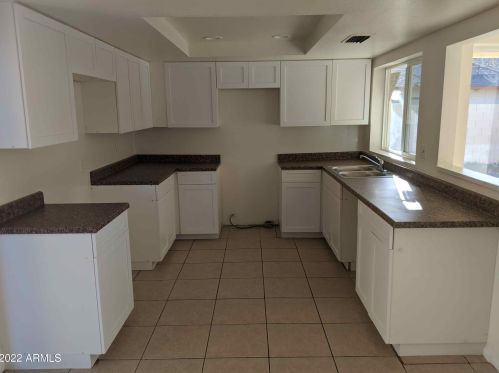 5032 69th Ave, Glendale, AZ 85303-6310