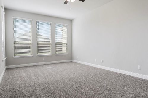 1105 Whispering Hills Dr, Midlothian TX  76063-6603 exterior