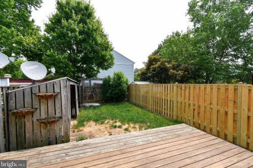 350 Hedgestone Ter, Leesburg VA 20176-4871 exterior