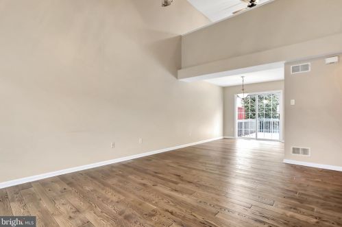 10 Lexington Dr, Hanover PA 17331-8657 exterior