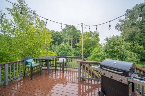 1180 Auburn Rd, West Bend WI  53090-5465 exterior