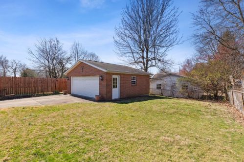 323 Swan Cir, Covington KY  41018-1937 exterior