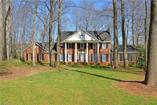 2704 Lake Forest Dr, Greensboro, NC 27408-3805
