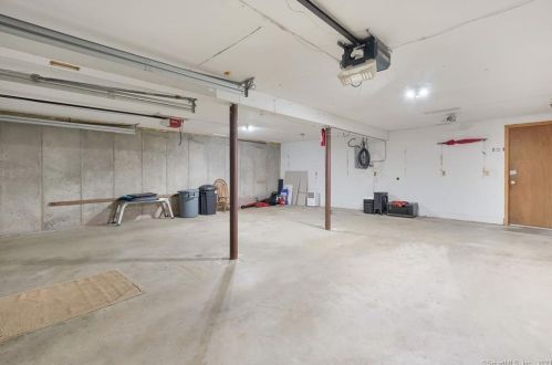 37 Victoria Dr, Colchester CT  06415-2319 exterior