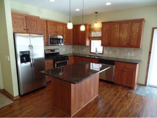 3006 Cottage Ln, Saint Paul, MN 55109-6000