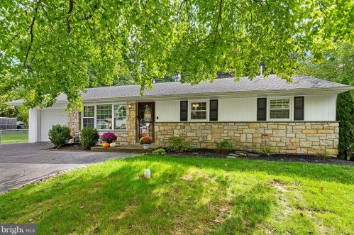 3012 Chestnut St, Miquon, PA 19444-2010