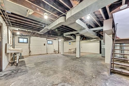 328 Moody Ave, New Castle PA  16105-2487 exterior