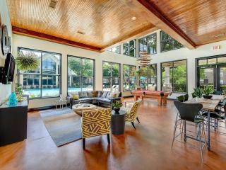 2601 Scofield Ridge Pkwy, Austin TX  78727-6379 exterior