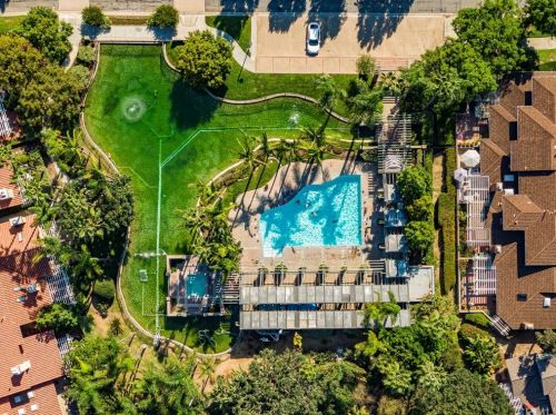 17 Malaga Pl, Manhattan Beach CA  90266-0072 exterior