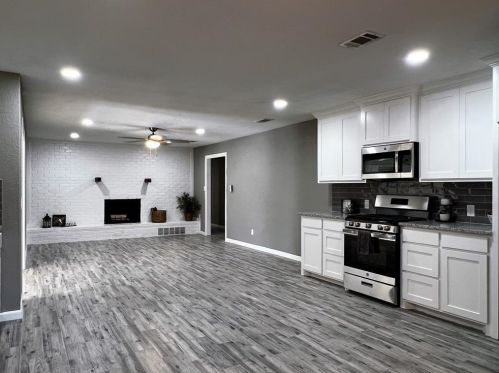 1432 Hurstview Dr, Hurst TX  76053-3950 exterior