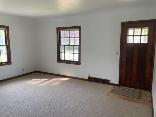 1636 Crooks St, Green Bay, WI 54302-2852