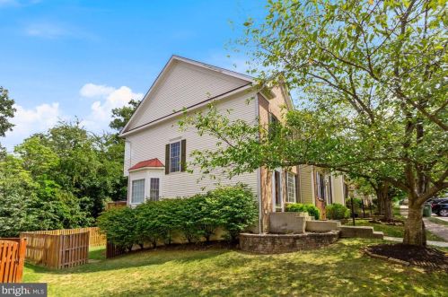 8980 Benchmark Ln, Bristow, VA 20136-5779