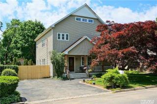 8 Cornell Ave, Smithtown, NY 11787-3404