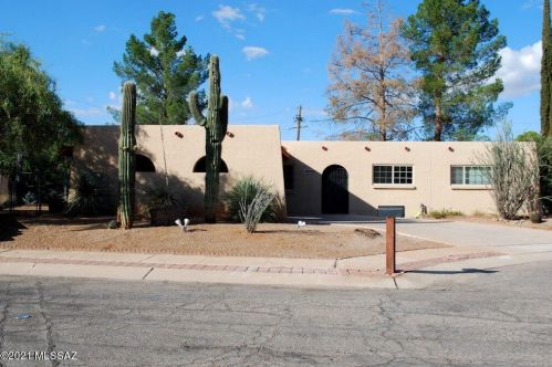 8670 24th St, Tucson, AZ 85710-7206