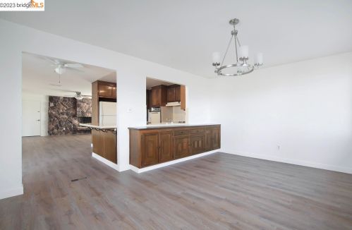 1409 Ventura Dr, West Pittsburg CA  94565-6426 exterior