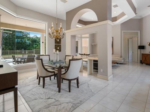 6656 Trail Blvd, Naples FL  34108-2903 exterior