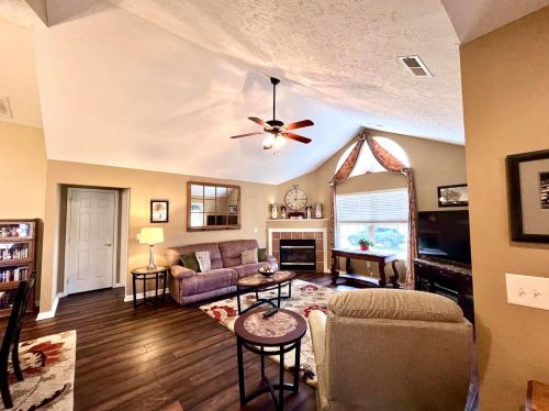 269 Autumn Woods Dr, Chillicothe, OH 45601-7057