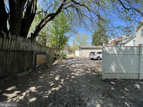 1459 Chambers St, Trenton NJ  08610-5807 exterior