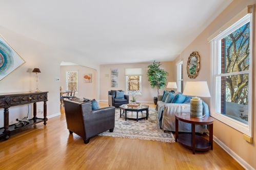355 Dean Rd, Milwaukee, WI 53217-2706