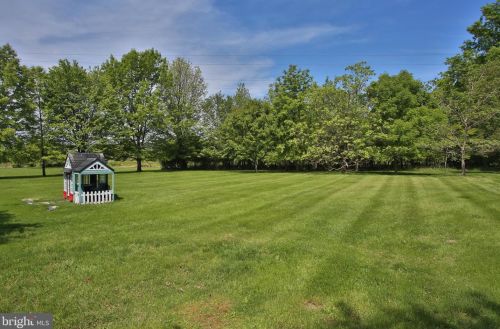 1845 Ferguson Ln, Blue Bell PA  19422-1308 exterior