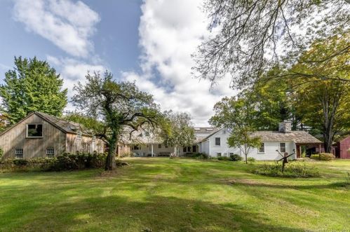 63 Judson Ave, Woodbury, CT 06798-2830