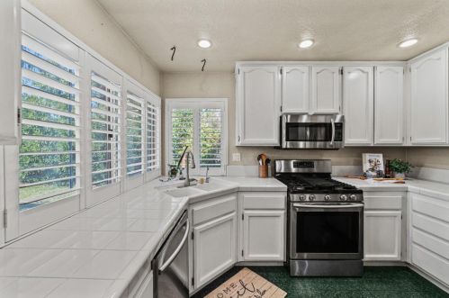 8856 Hiddenspring Way, Elk Grove CA  95758-6153 exterior