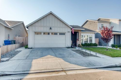 6155 Inyo St, Fresno, CA 93727-6838