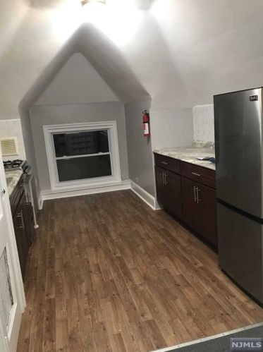 276 Desoto Pl, Fairview NJ  07022-2049 exterior