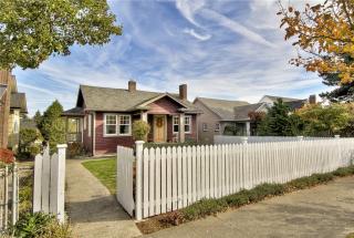 5048 36th Ave, Seattle, WA 98105-3145