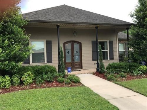 313 Lac Cypriere Dr, Luling LA  70070-7200 exterior