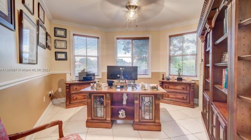 15963 79th Pl, Hialeah FL  33016-6647 exterior