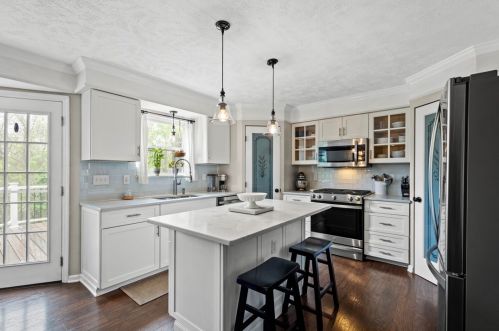 705 Kingswood Ln, Mc Donald PA  15057-2666 exterior