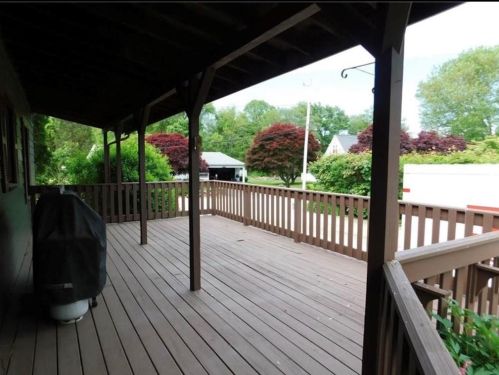 728 Stafford Rd, Tiverton, RI 02878-2443