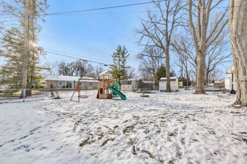 1071 Liberty St, Green Bay WI  54304-3854 exterior