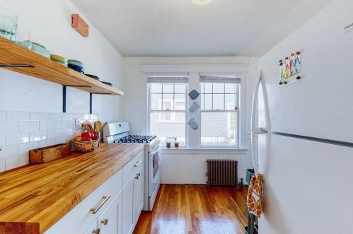 32 Fuller St, Everett MA  02149-4213 exterior