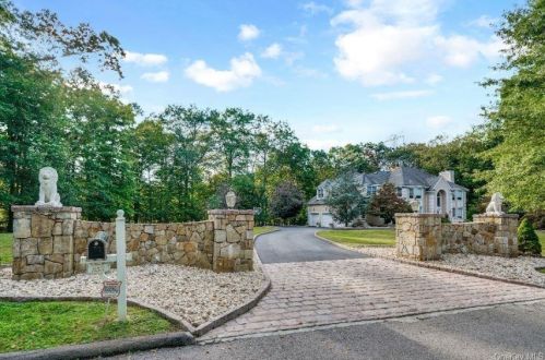 855 Shepherd Ct, Yorktown Hgts, NY 10598-6147