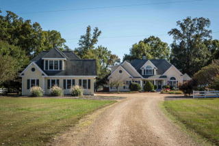 4421 Black Stump Rd, Weems, VA 22576-2026