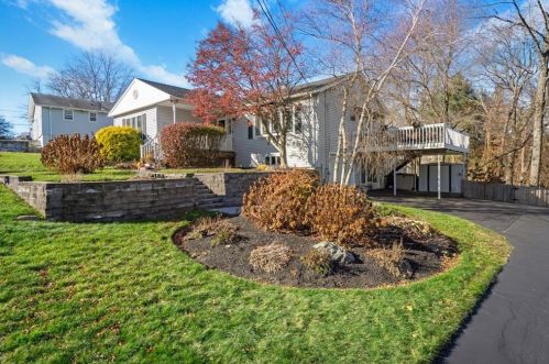 6 Hillcrest Ave, Providence, RI 02909-4926