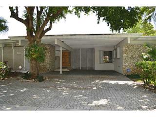 19821 19th Ave, Miami, FL 33179-3102