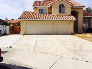 13200 Country Ct, Victorville, CA 92392-6275