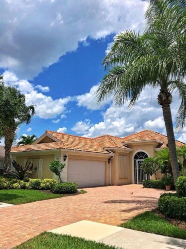 7927 Valentina Ct, Naples, FL 34114-2690