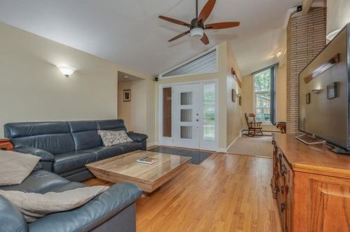 16 Mason Dr, Salem NH  03079-2101 exterior