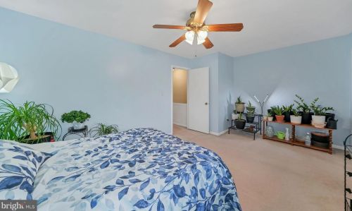 200 Canterbury Ct, East Windsor NJ 08520-5509 exterior