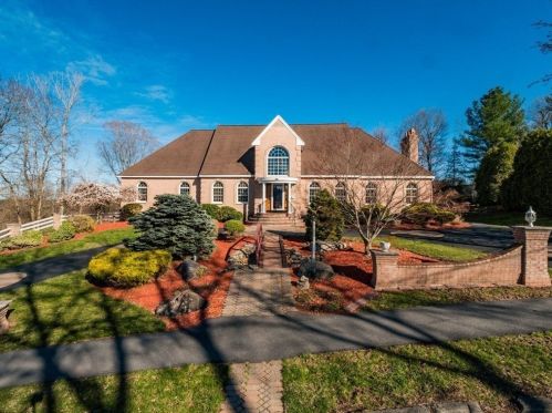 29 Mohawk St, Danvers, MA 01923-1110