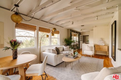 19911 Valley View Dr, Topanga, CA 90290-3265